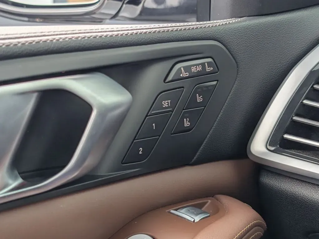 BMW X7 photo 25