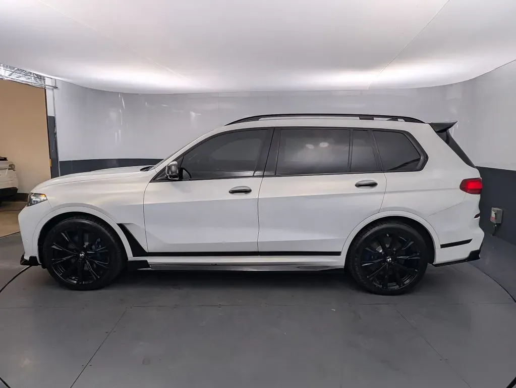 BMW X7 photo 2
