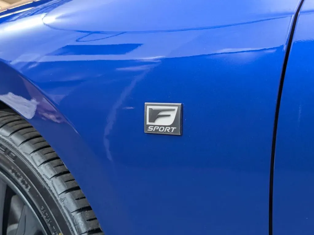 Lexus IS photo 12
