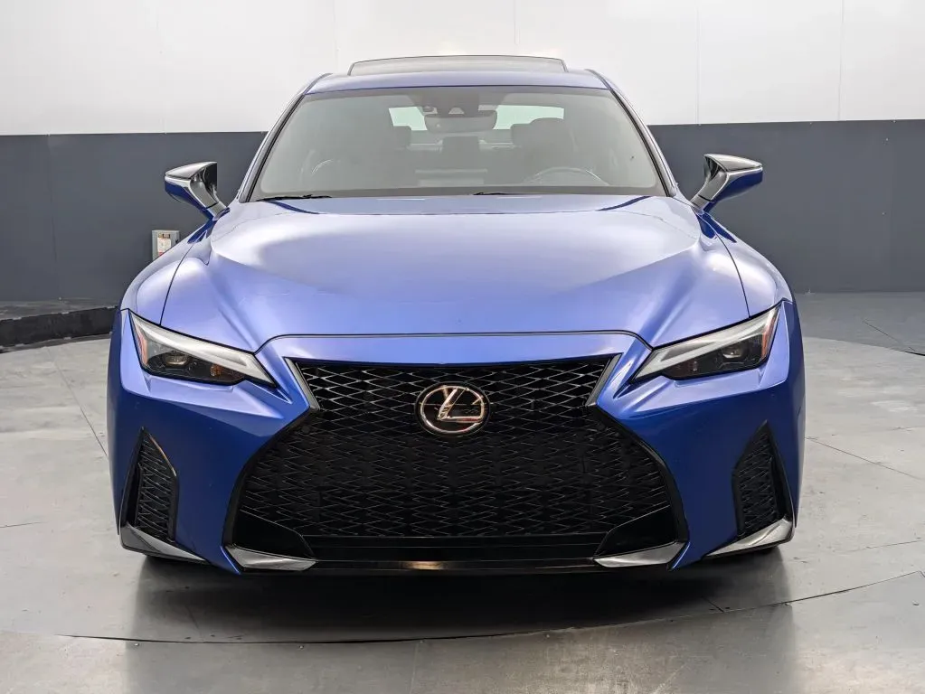 Lexus IS photo 8