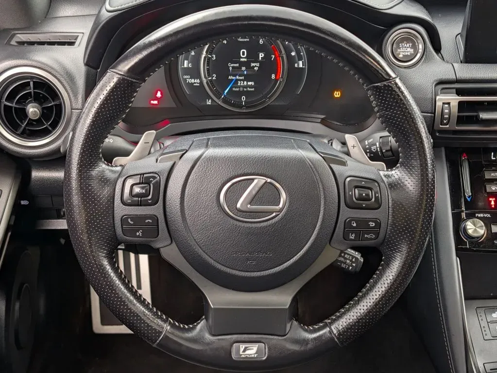 Lexus IS photo 40