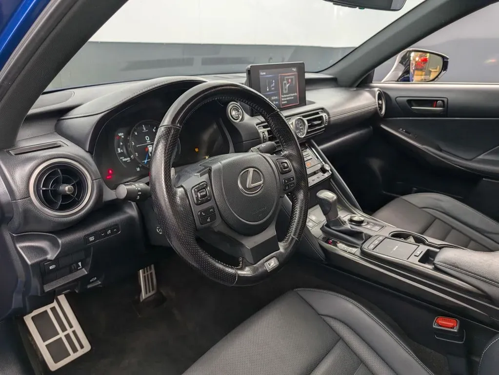 Lexus IS photo 42