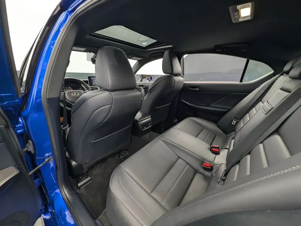 Lexus IS photo 47