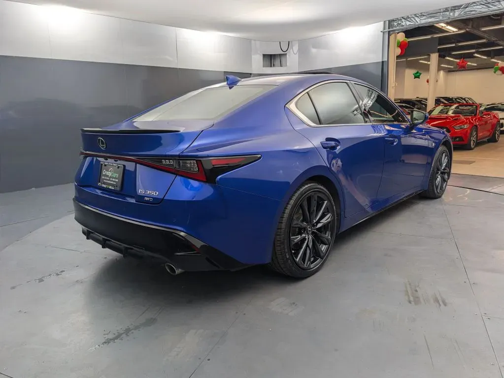 Lexus IS photo 5