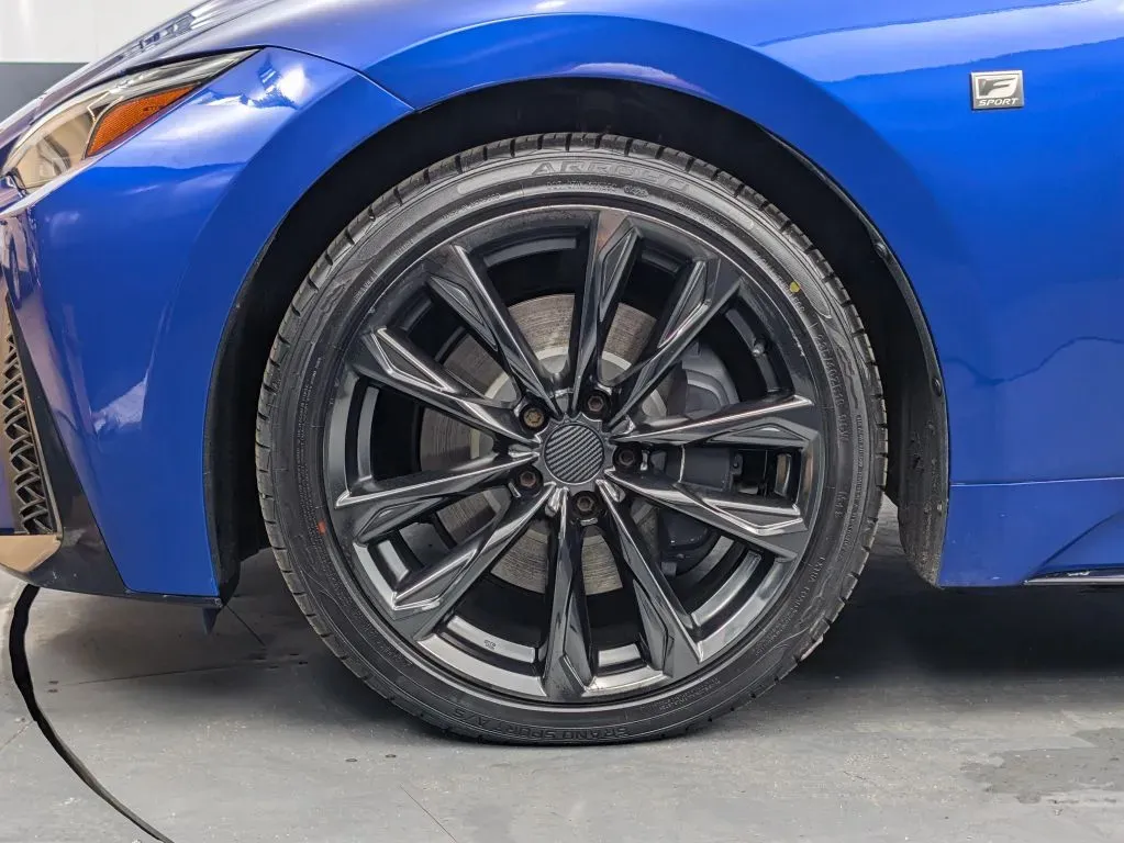 Lexus IS photo 10