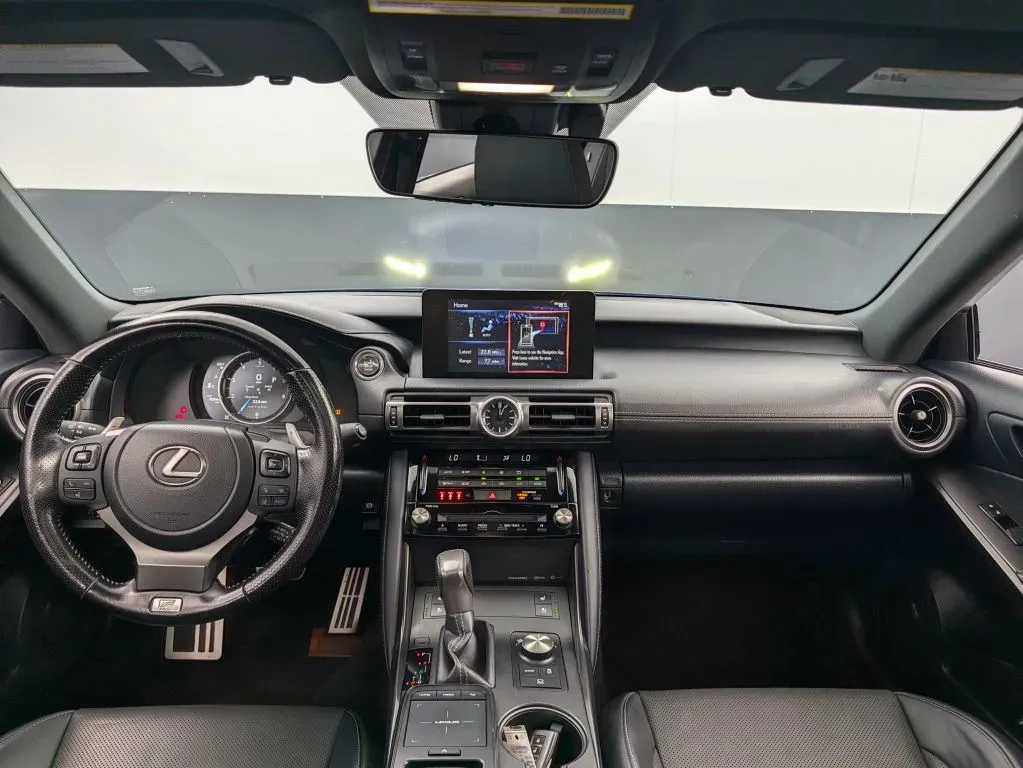 Lexus IS photo 34