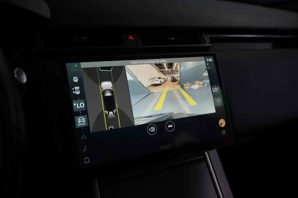 Land Rover Range Rover Velar photo 25