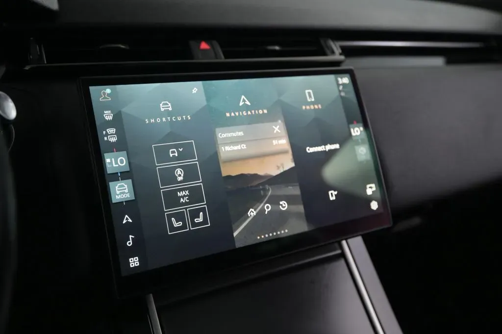 Land Rover Range Rover Velar photo 23