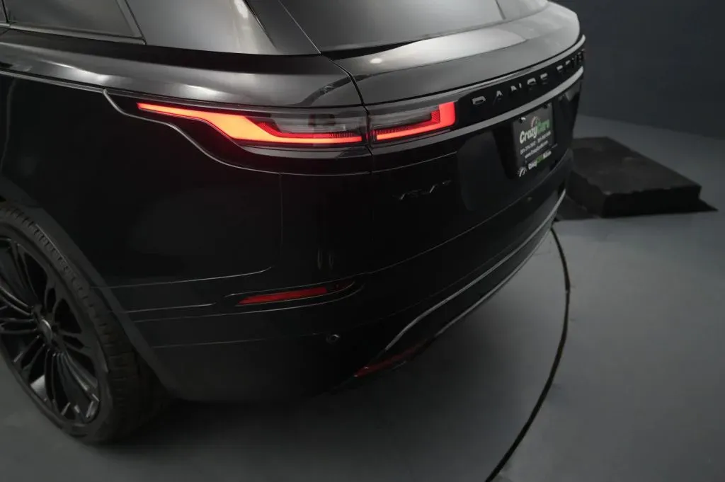 Land Rover Range Rover Velar photo 13
