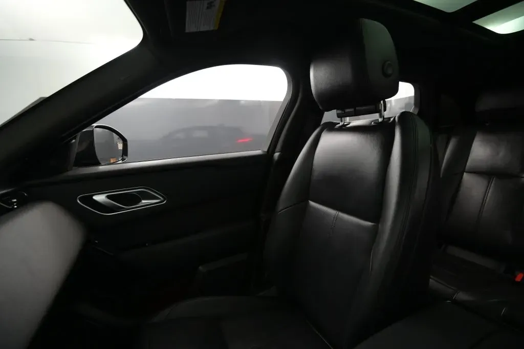 Land Rover Range Rover Velar photo 27
