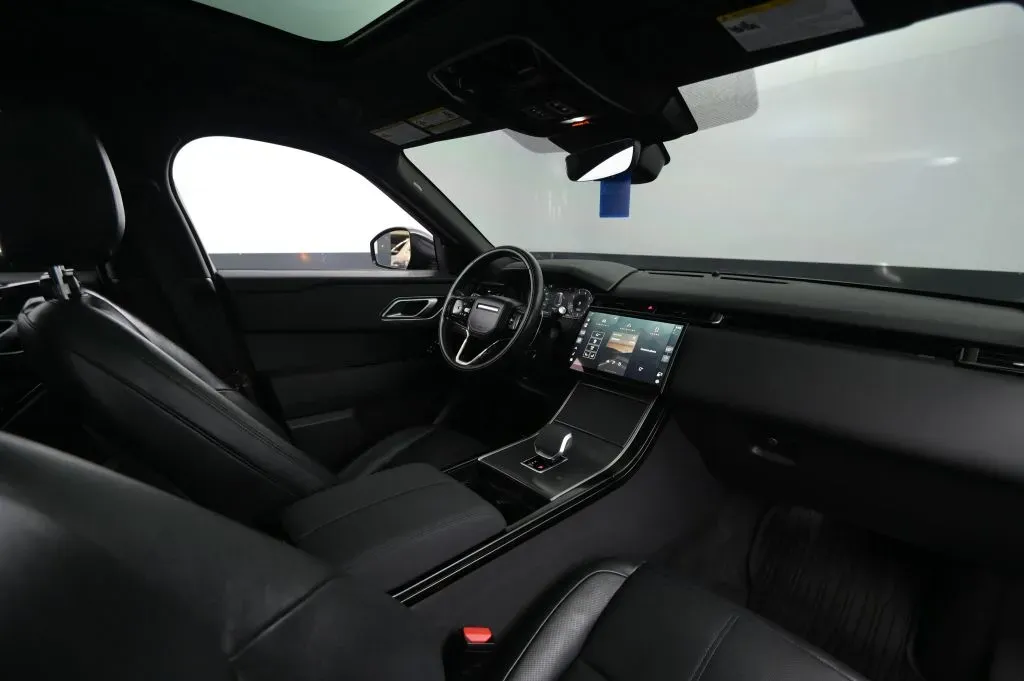 Land Rover Range Rover Velar photo 46
