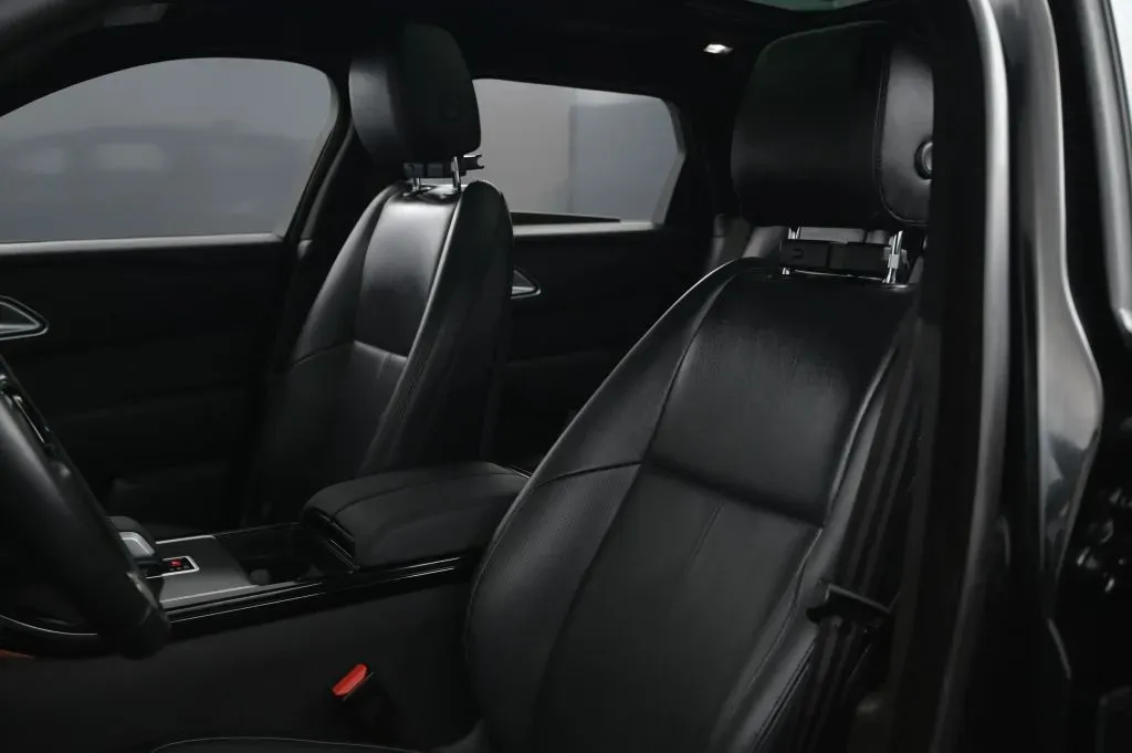 Land Rover Range Rover Velar photo 39
