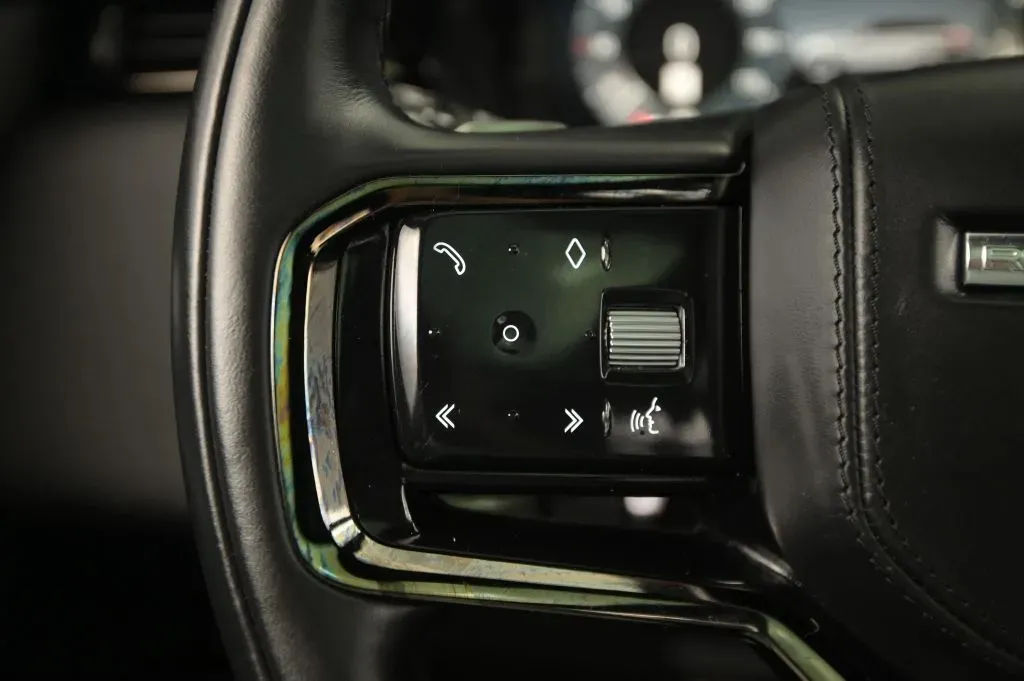 Land Rover Range Rover Velar photo 20