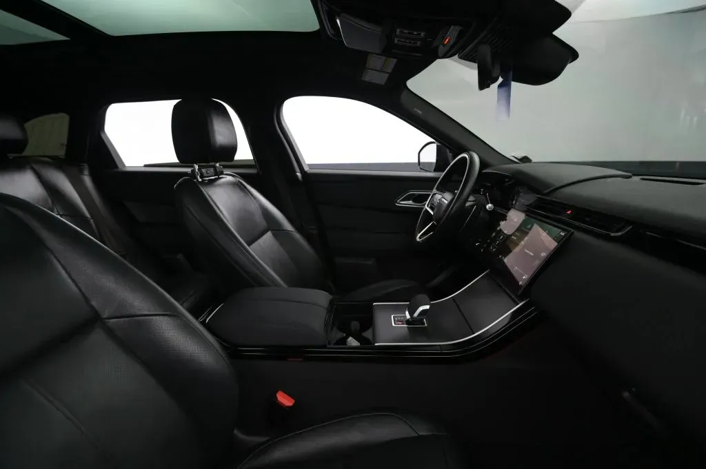 Land Rover Range Rover Velar photo 48