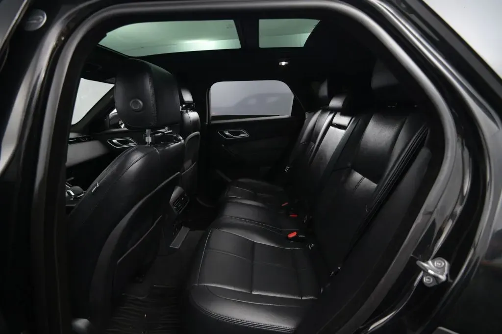 Land Rover Range Rover Velar photo 41