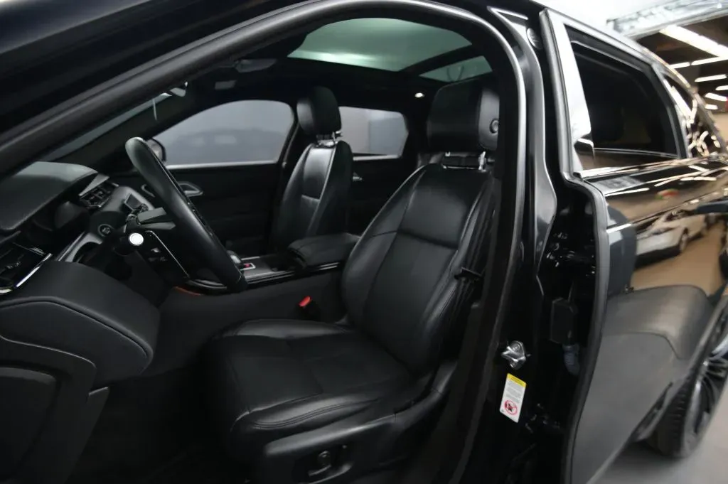 Land Rover Range Rover Velar photo 38