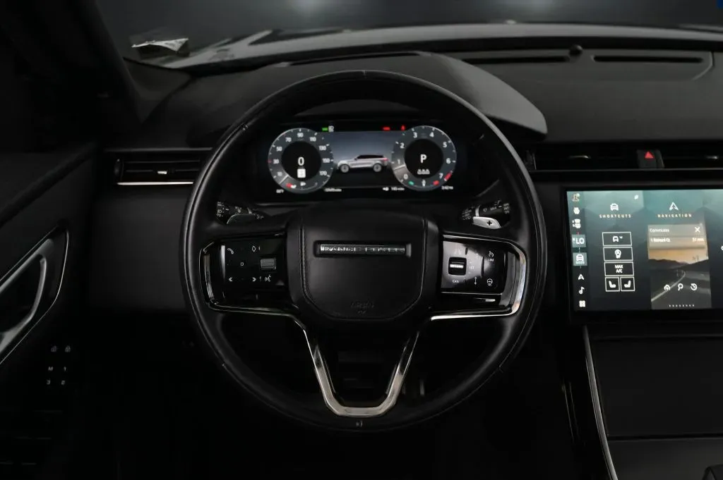 Land Rover Range Rover Velar photo 35