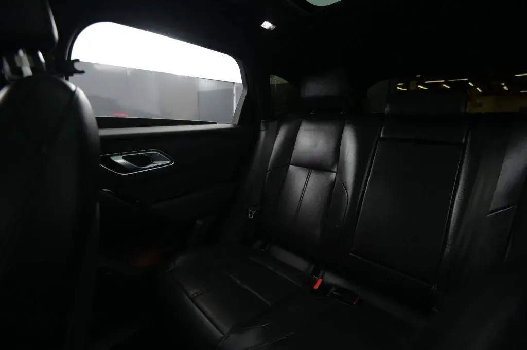Land Rover Range Rover Velar photo 40