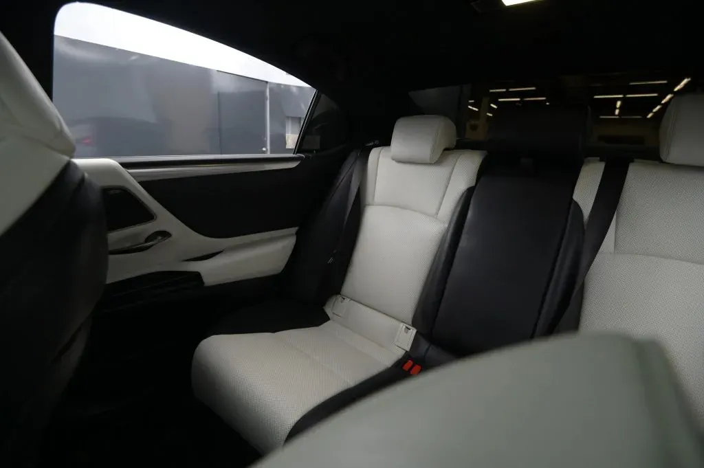 Lexus ES photo 42