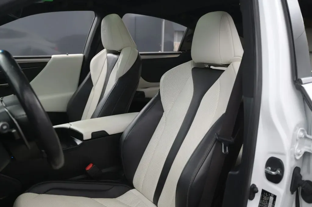 Lexus ES photo 41