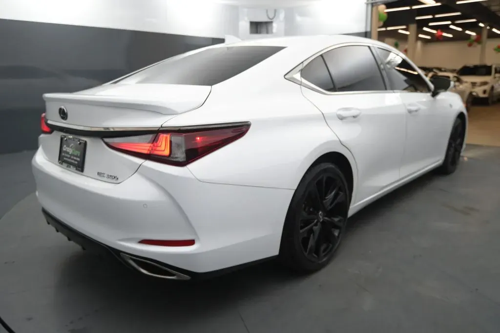 Lexus ES photo 5