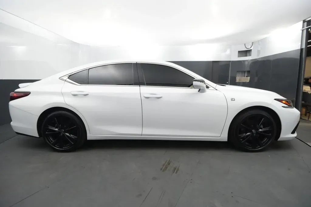 Lexus ES photo 6