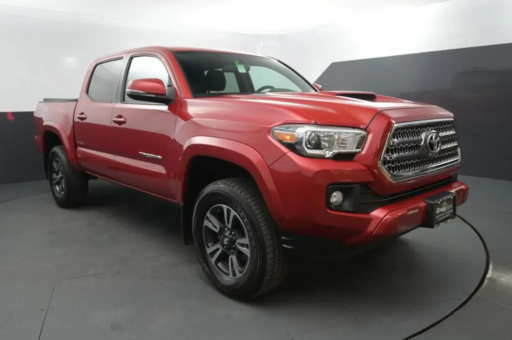 Toyota Tacoma photo 7