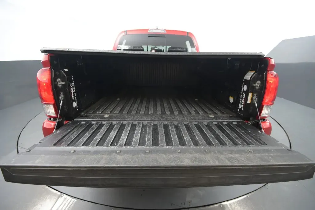 Toyota Tacoma photo 45