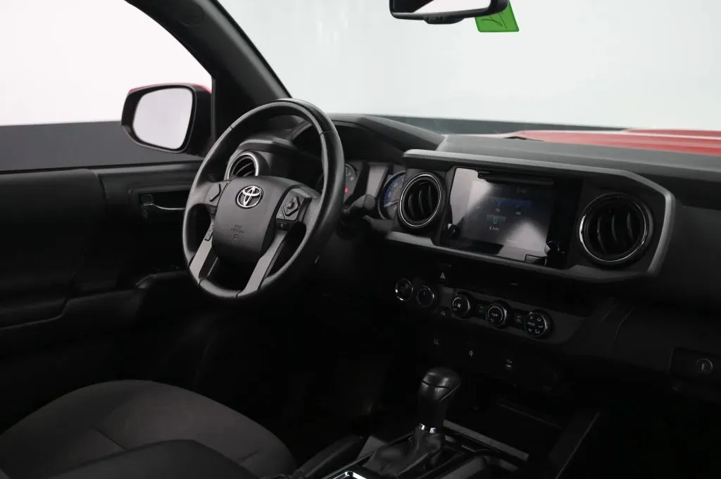 Toyota Tacoma photo 48