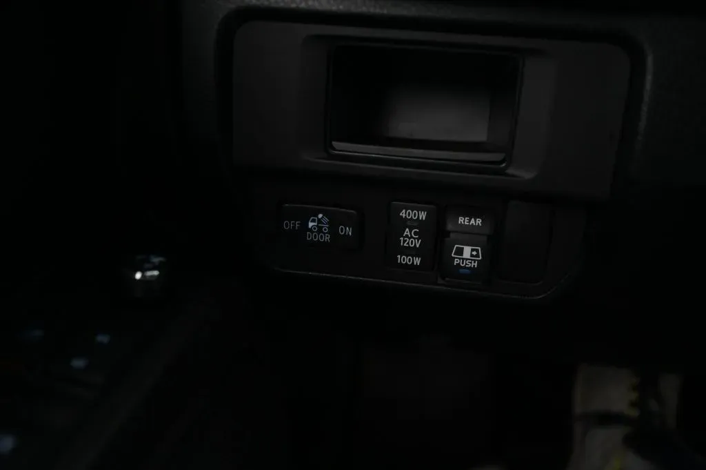 Toyota Tacoma photo 25