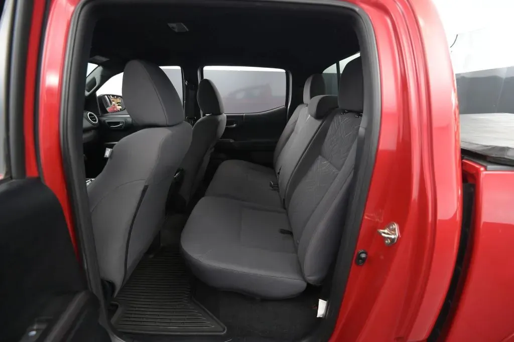 Toyota Tacoma photo 42