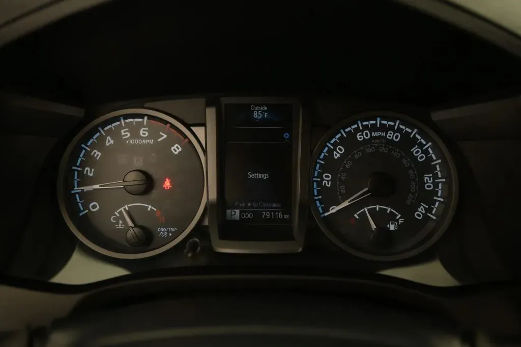 Toyota Tacoma photo 22