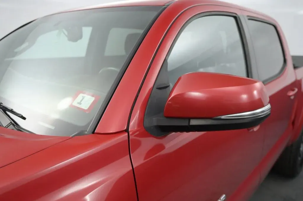Toyota Tacoma photo 11