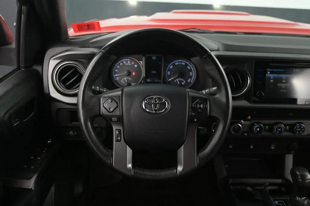 Toyota Tacoma photo 37