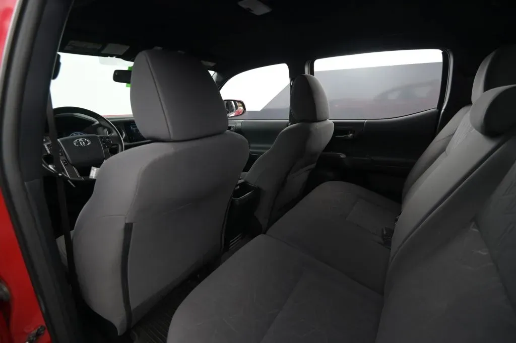 Toyota Tacoma photo 43