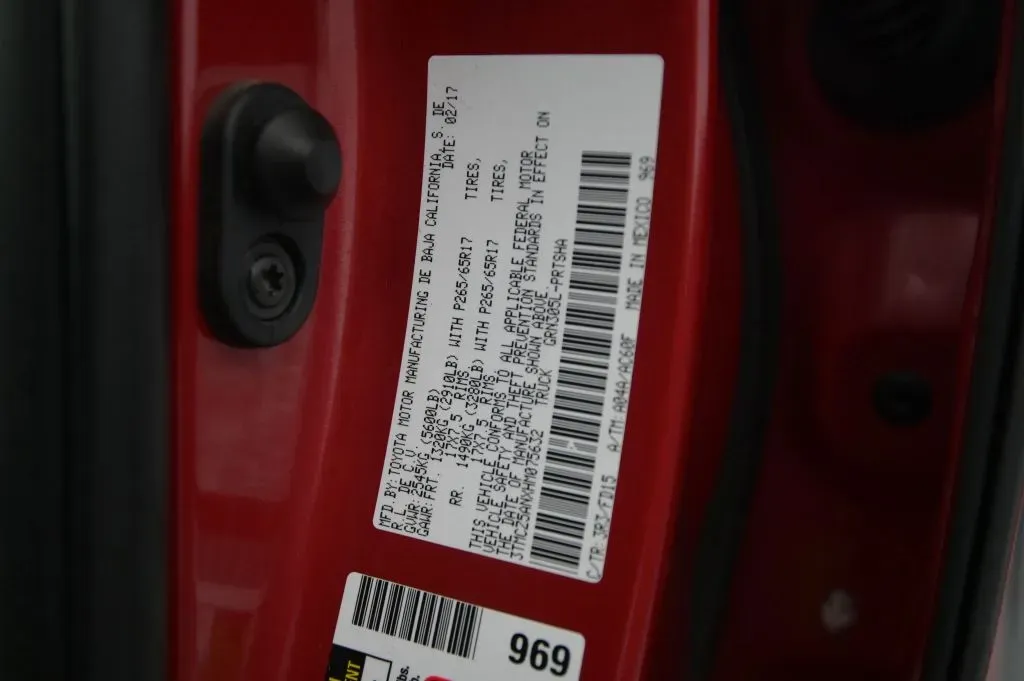 Toyota Tacoma photo 21