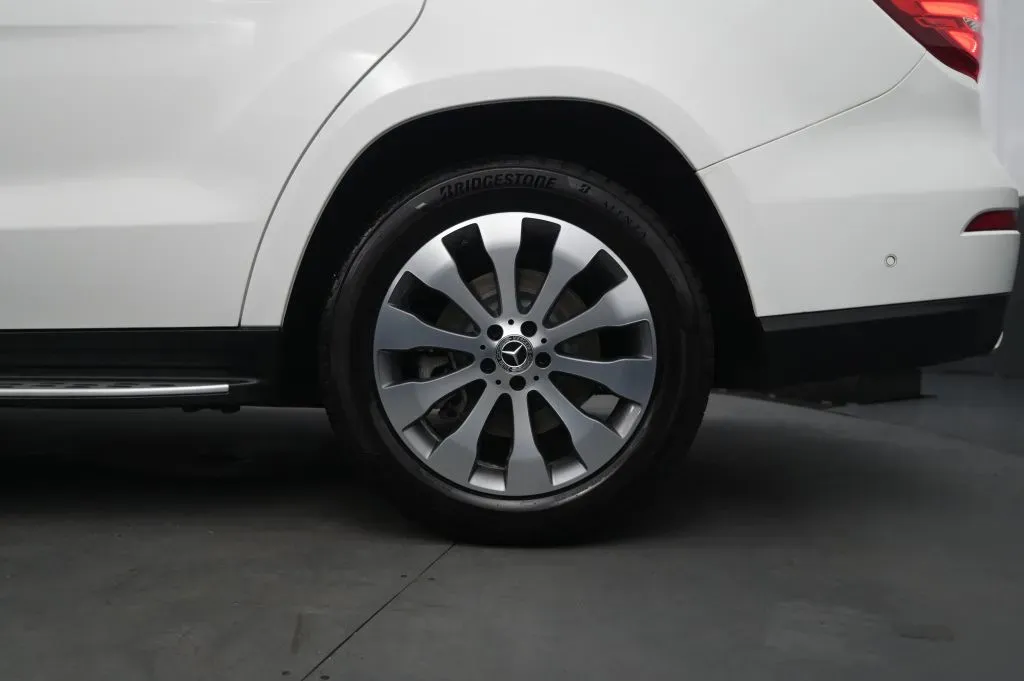 Mercedes-Benz GLS photo 14