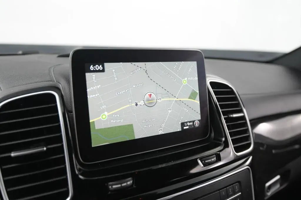 Mercedes-Benz GLS photo 25
