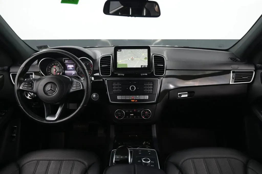 Mercedes-Benz GLS photo 34