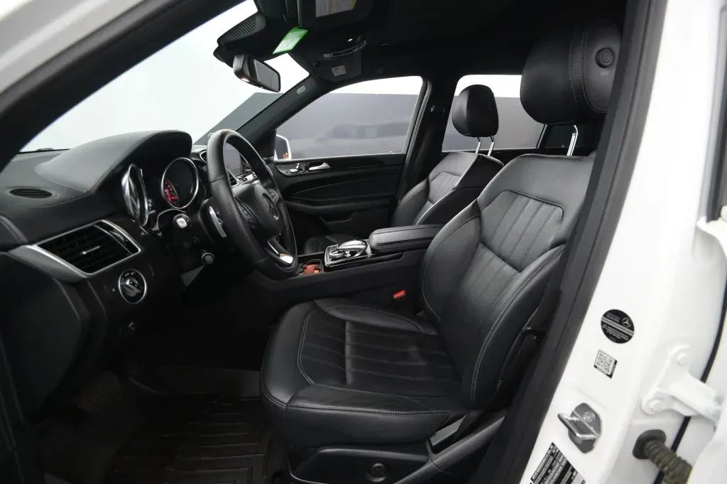 Mercedes-Benz GLS photo 38