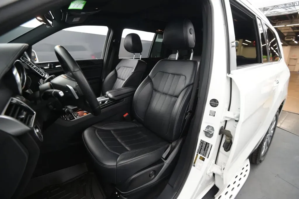 Mercedes-Benz GLS photo 40