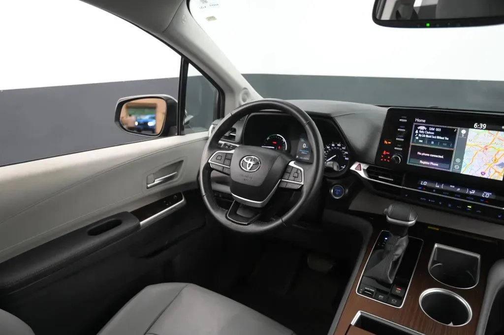 Toyota Sienna photo 37