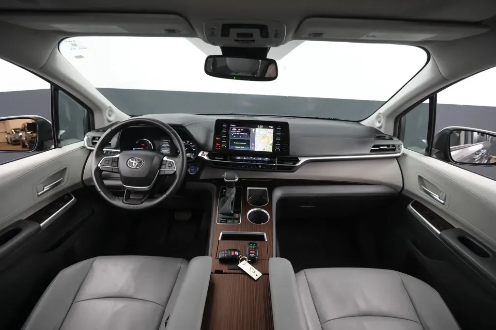 Toyota Sienna photo 33