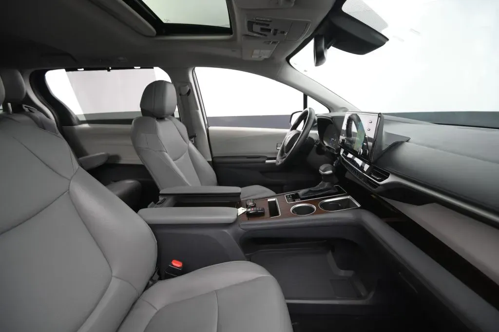 Toyota Sienna photo 51