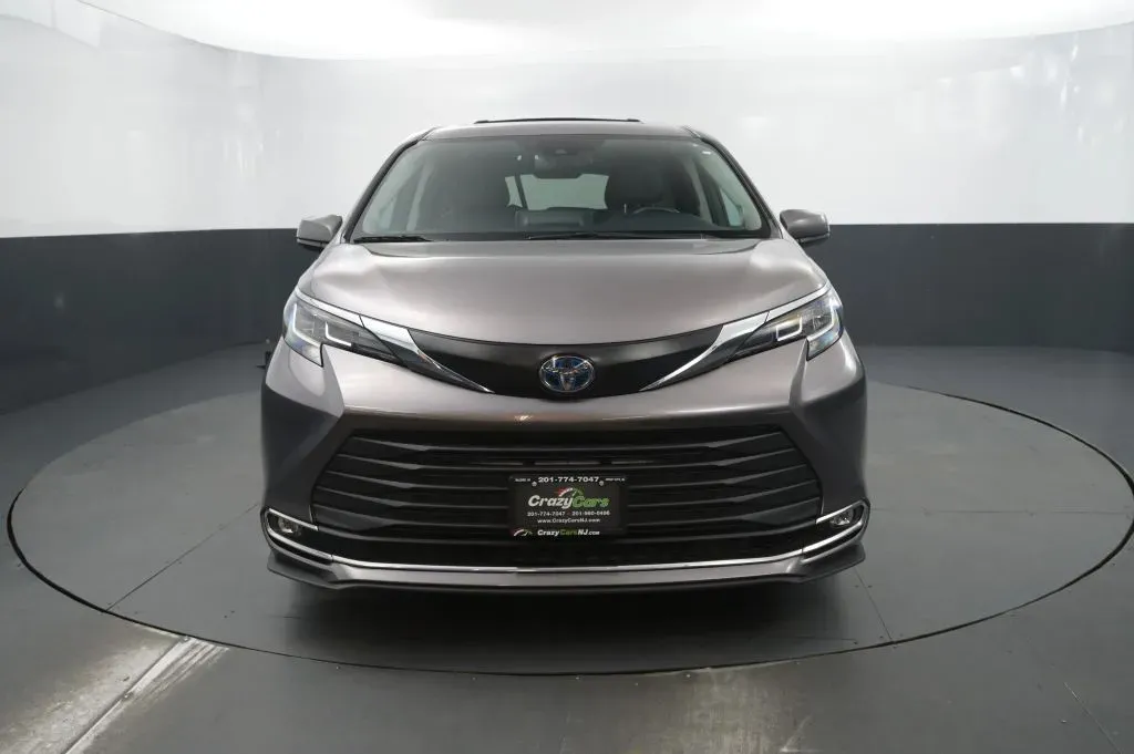 Toyota Sienna photo 8