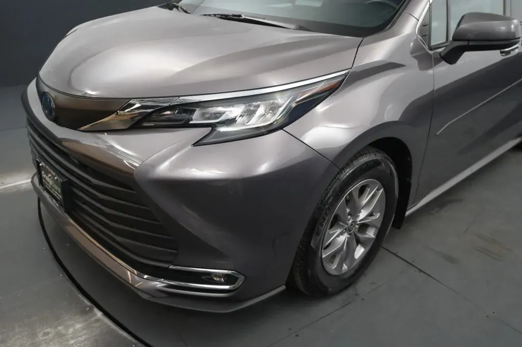 Toyota Sienna photo 9