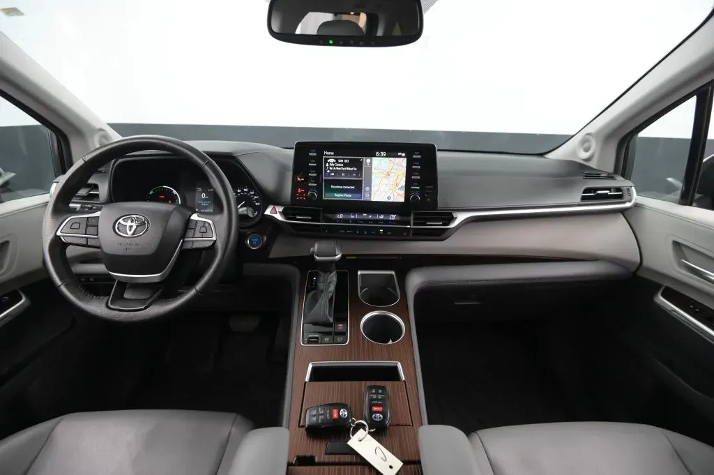 Toyota Sienna photo 34