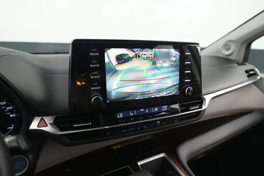 Toyota Sienna photo 26