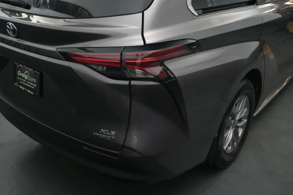 Toyota Sienna photo 16