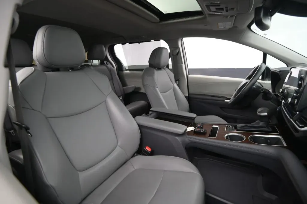 Toyota Sienna photo 52